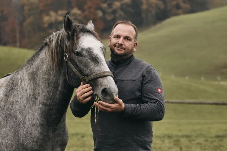 Mensch mit Pferd