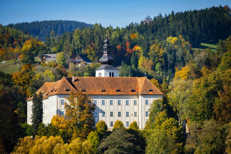 Schloss Piber im Herbst